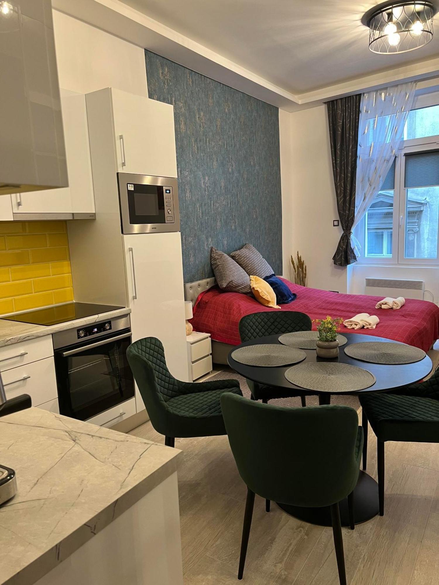 Center Apartman In The Famous Hajos Street Budapest Exterior foto